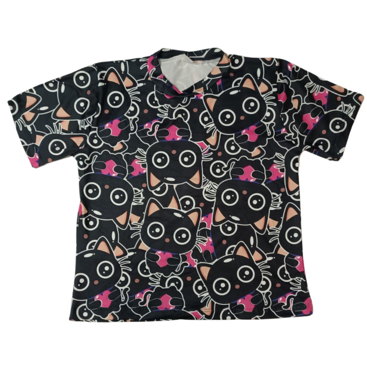 camisa negra con gatas